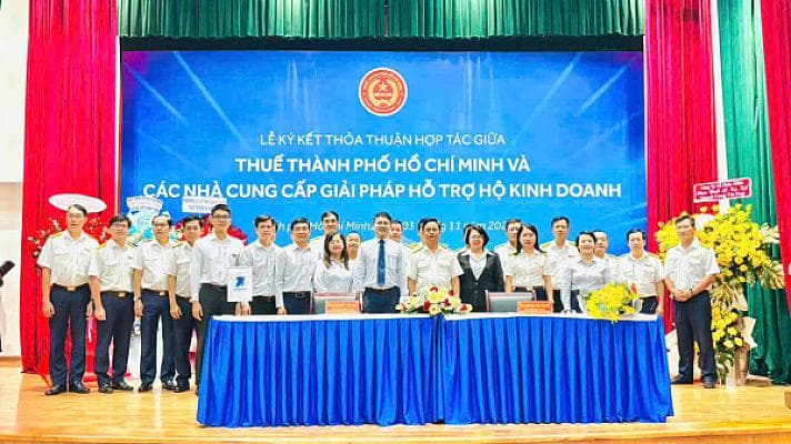 Trong bối cảnh TP.HCM đẩy mạnh chuyển đổi số trong lĩnh vực thuế, Thuế TP.HCM đã ký kết hợp tác với 7 đối tác lớn nhằm hỗ trợ hộ kinh doanh triển khai hóa đơn điện tử và ứng dụng công nghệ số trong quản lý.